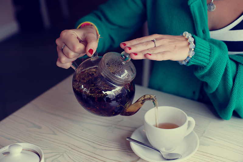 Как грамотно пить чай при проблемах с давлением?