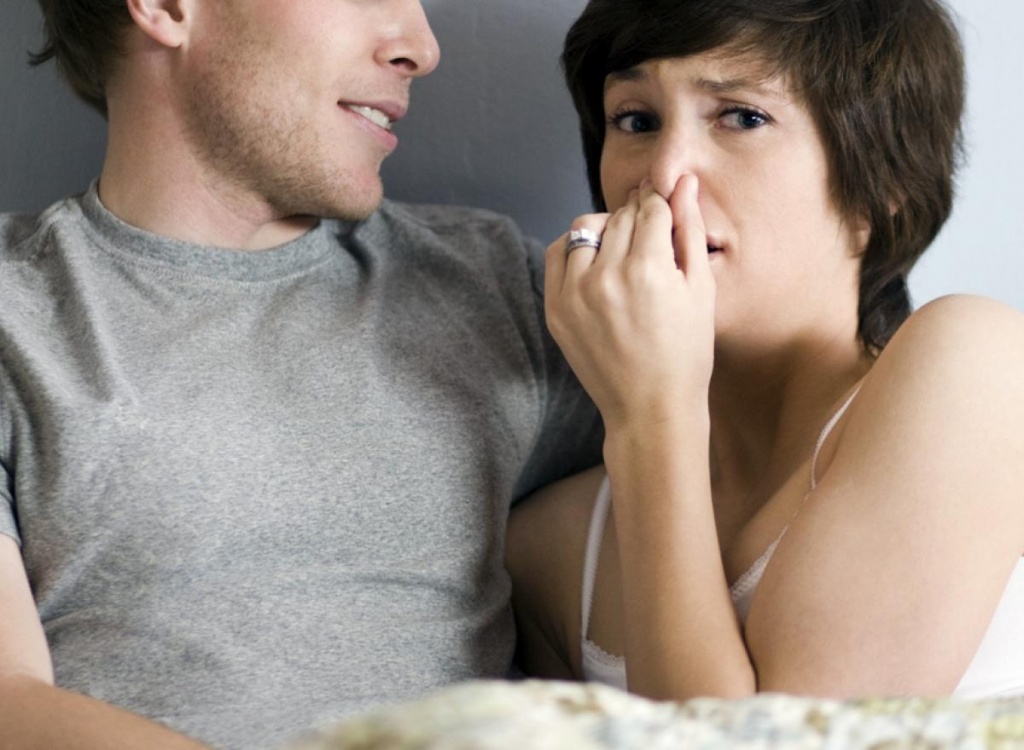 woman-turned-off-by-man-smell.jpg