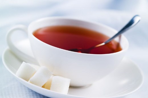 Крепкий чай с сахаром при гипотонии