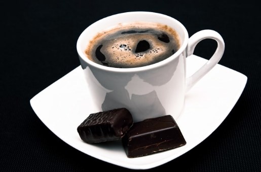 Кофе и горький шоколад повышают пульс