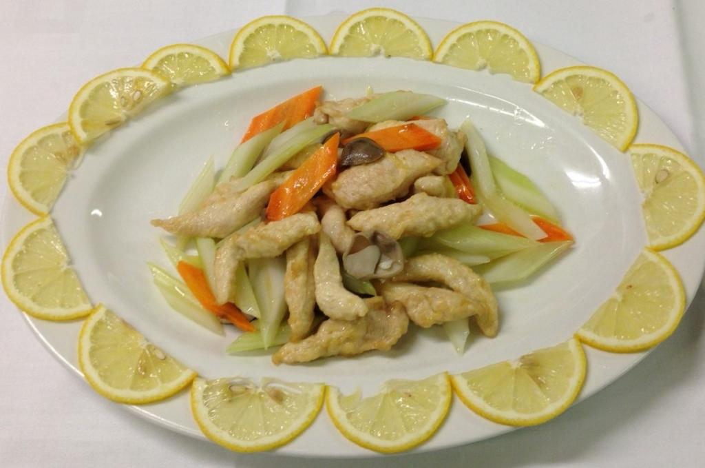 сельдерей жареный с курицей