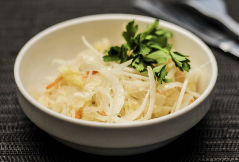 Порция маринованной капусты