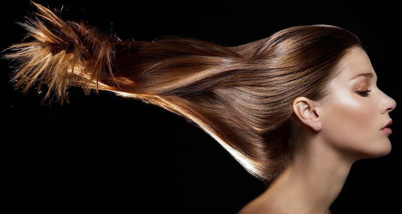Касторовое масло используют для укрепления волос